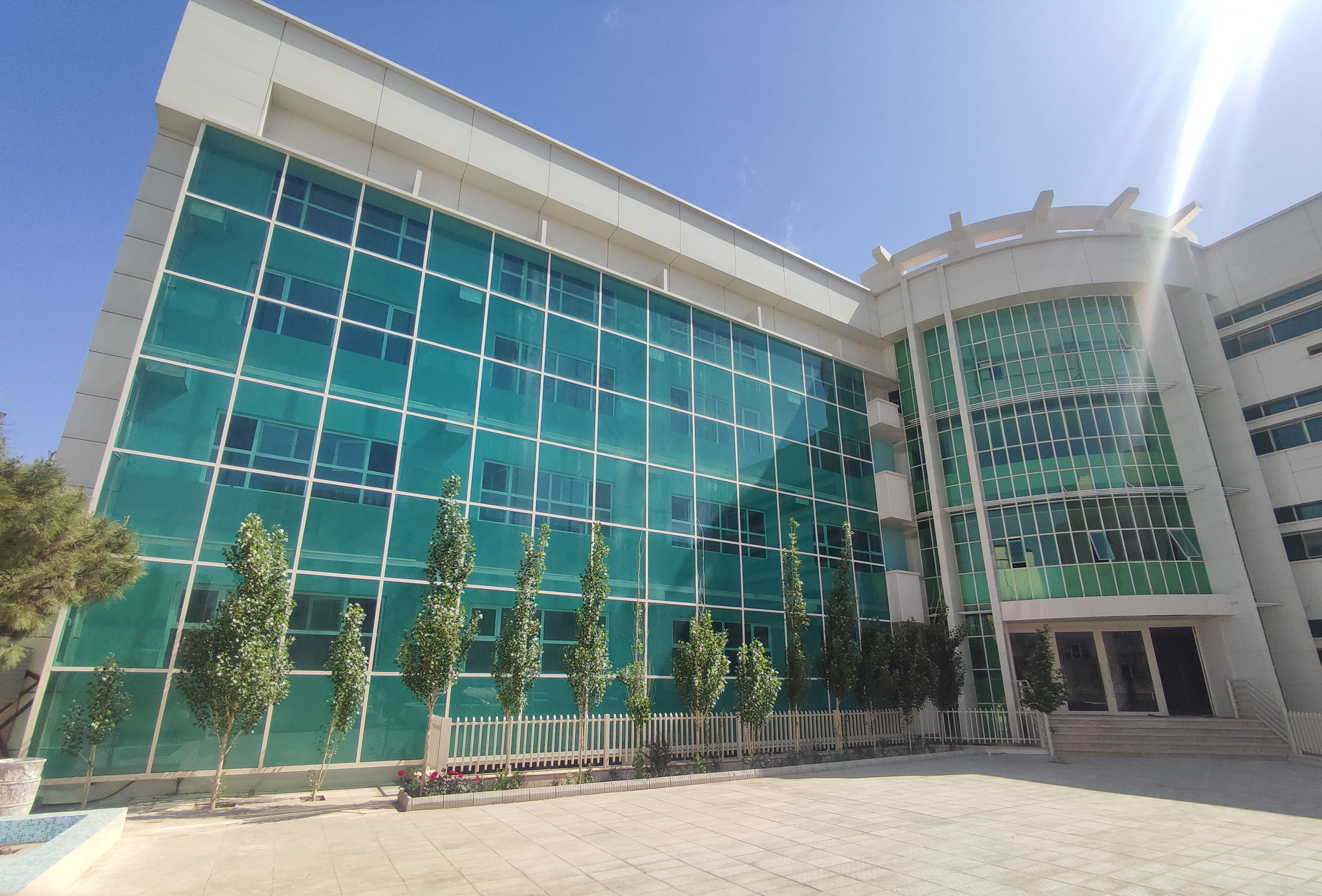 درباره دبیرستان ایران فردا